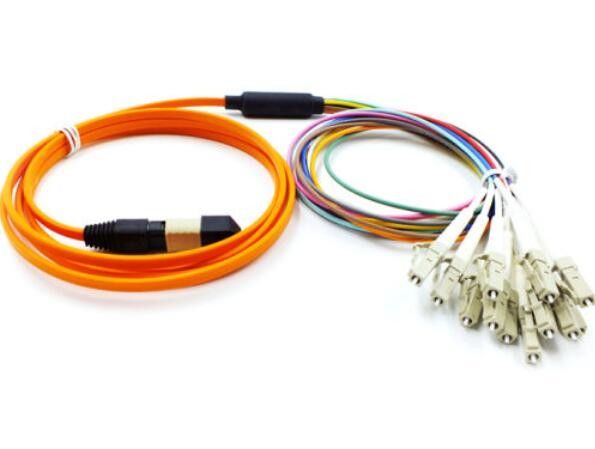 Multimode Vezel Optische MPO 0.9mm MPO aan LC-Kabel met 55dB-Terugkeerverlies