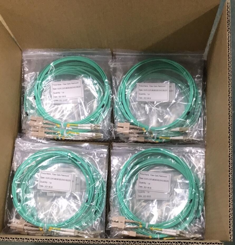 Van het de Vezel het Optische Flard van Sc LC Koord OM3 300 Duplexlszh-Jasje Aqua Color